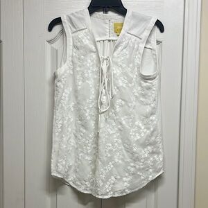 Maeve White Floral Embroidered Blouse with crisscross laces and a tie. Size 8